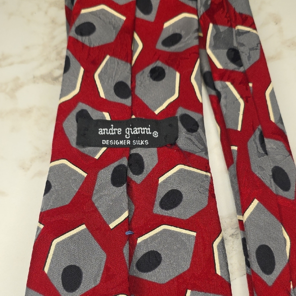 Red and Gray Geometric Silk Tie